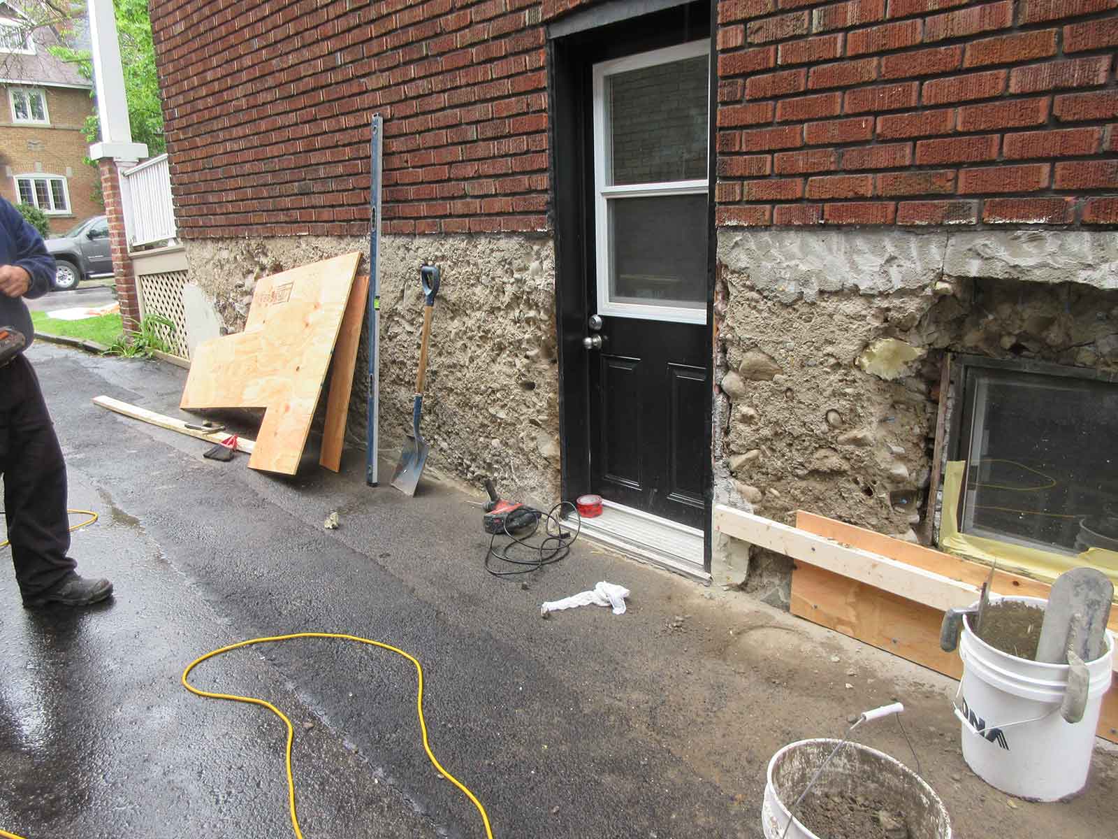 Avant réparation de crépi de fondation - avant