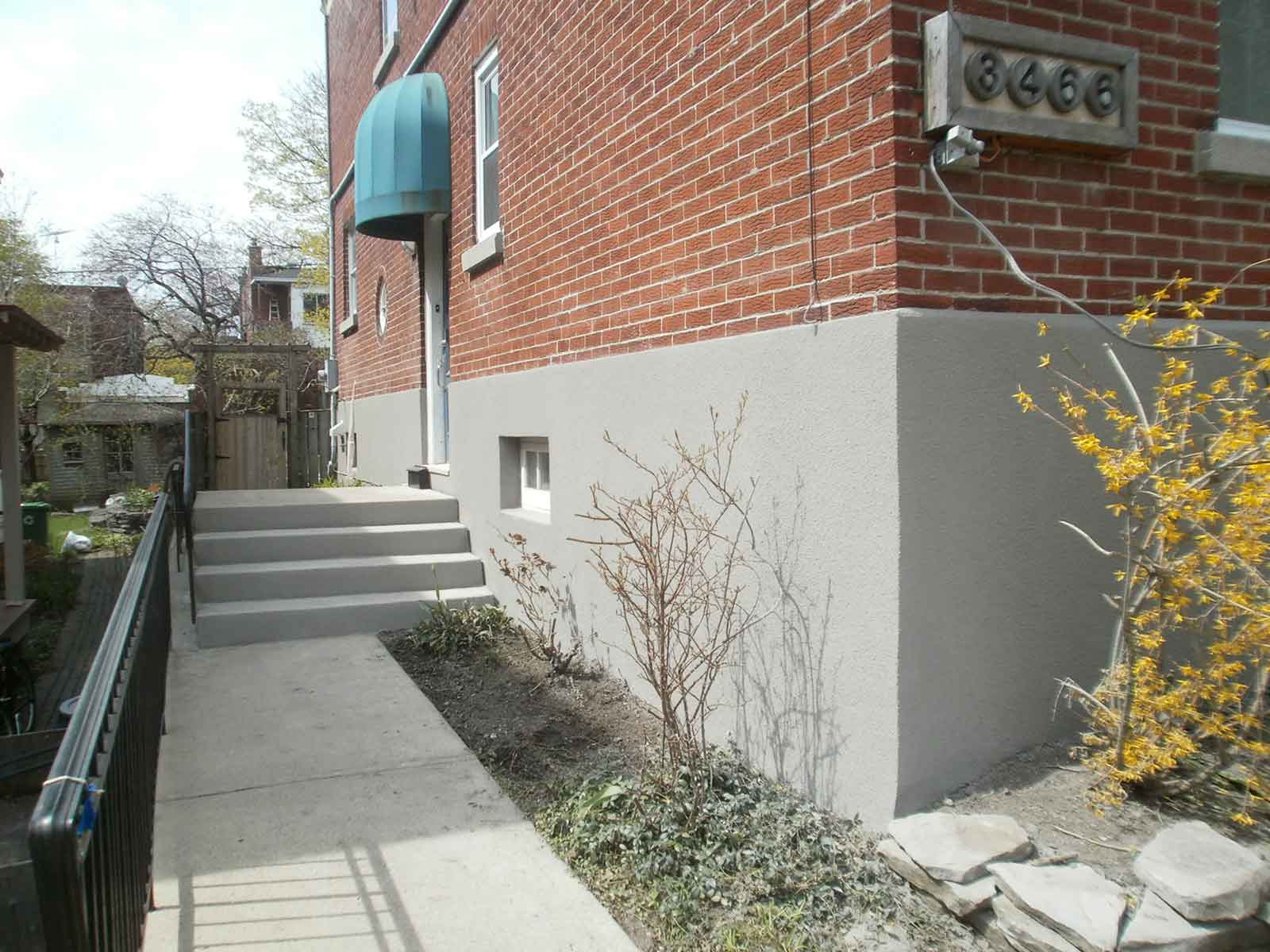 After revêtement de crépi - après réparation